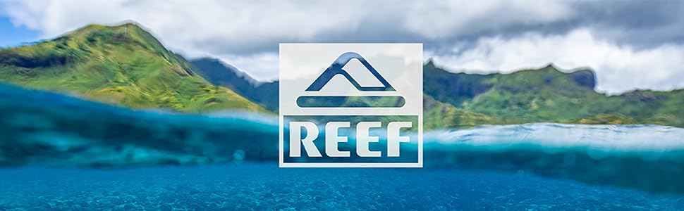 Chanclas REEF usadas en outfits surferos de verano