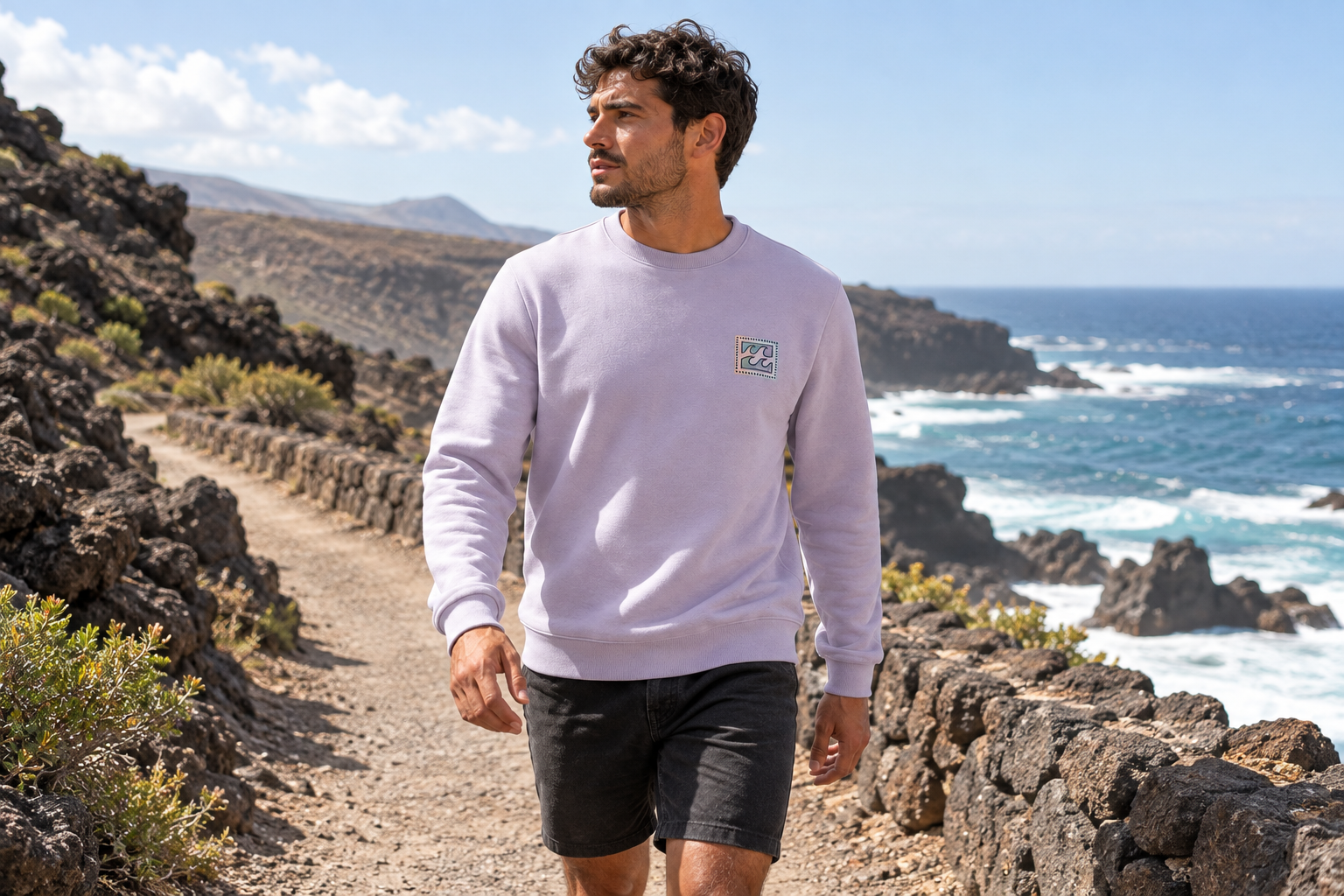 De la camiseta al forro polar: cómo hacer la transición de verano a otoño sin cambiar de estilo