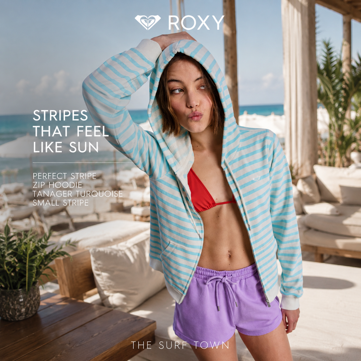 Sudadera Roxy Perfect Stripe Tanager Turquoise Small Stripe en escena editorial, imagen editorial propia de THE SURF TOWN