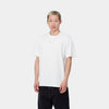 Camiseta Carhartt de color blanco en algodón extra suave y de alto gramaje, con logo bordado al tono en la zona delantera izquierda.