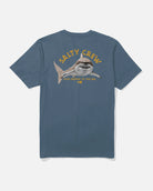 Camiseta SALTY CREW Lurking Slate azul pizarra con diseño de tiburón estilo surf pesca