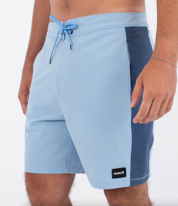 Bañador Hurley Phantom Eco Hybrid Fastlane 18 para hombre en color azul claro estilo híbrido surf