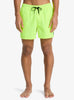Bañador QUIKSILVER Everyday Solid Volley 15 Safety Yellow para hombre color amarillo con cintura elástica y cordón ajustable
