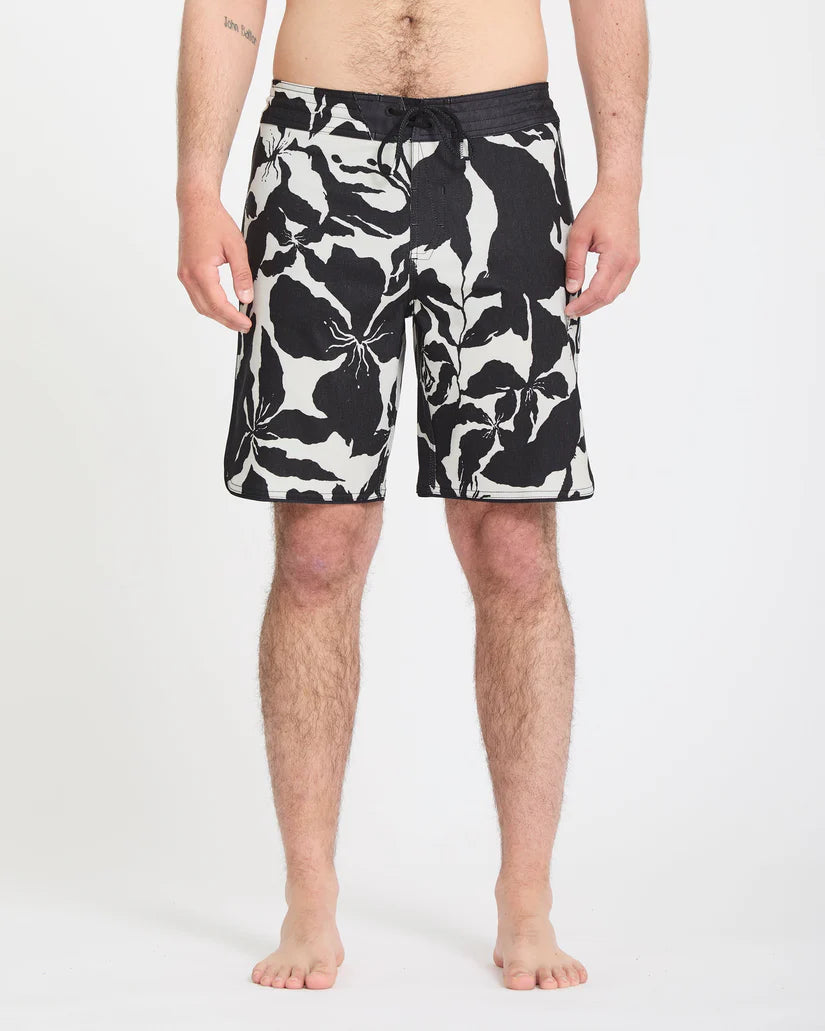 Bañador surf hombre Volcom Contact Scallop Stoney 19 Off White boardshort Volcom estampado tropical blanco y negro
