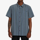 Camisa BILLABONG Surftrek Trail para hombre con estampado gris y manga corta estilo surf casual