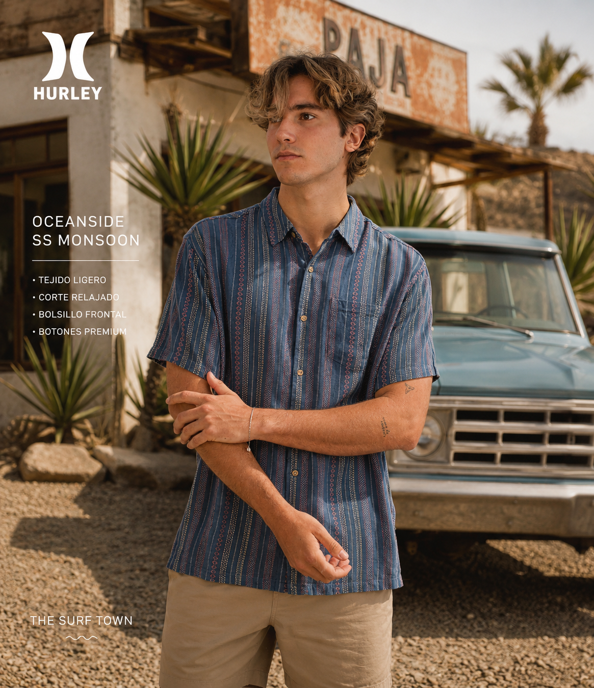 Camisa Hurley Oceanside SS Monsoon hombre en escenario lifestyle desierto mexicano con estética surf roadtrip premium y camisa azul de rayas estilo verano