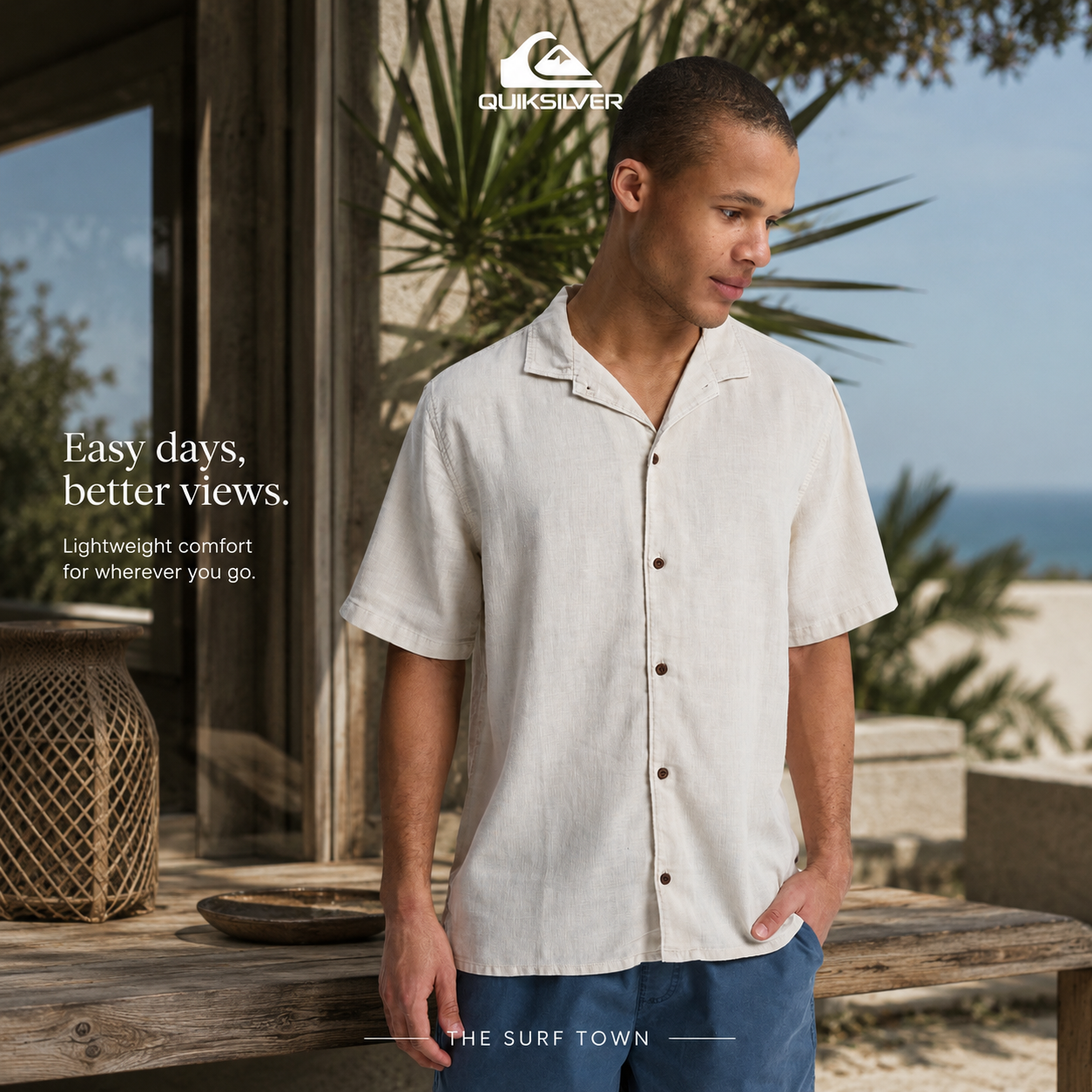 Camisa Quiksilver Sunrise Bone para hombre en fotografía editorial propia de THE SURF TOWN con estilo surf lifestyle premium y ambiente costero soleado.