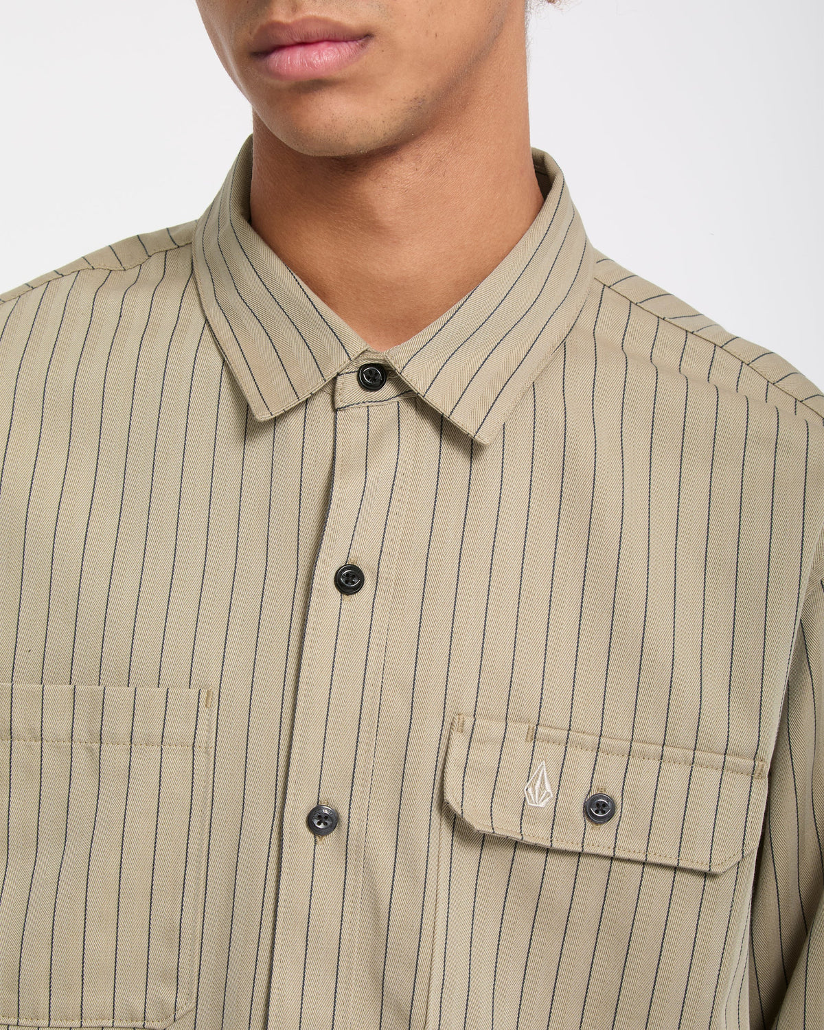Camisa Volcom Tradestone Light Khaki para hombre - vista oficial 7