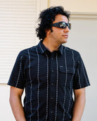 Camisa surf hombre Volcom Whitworth Gloss Black camisa Volcom negra rayas verano
