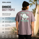 Camiseta Billabong Gimmicks Dusty Purple hombre estilo surf lifestyle premium junto al mar