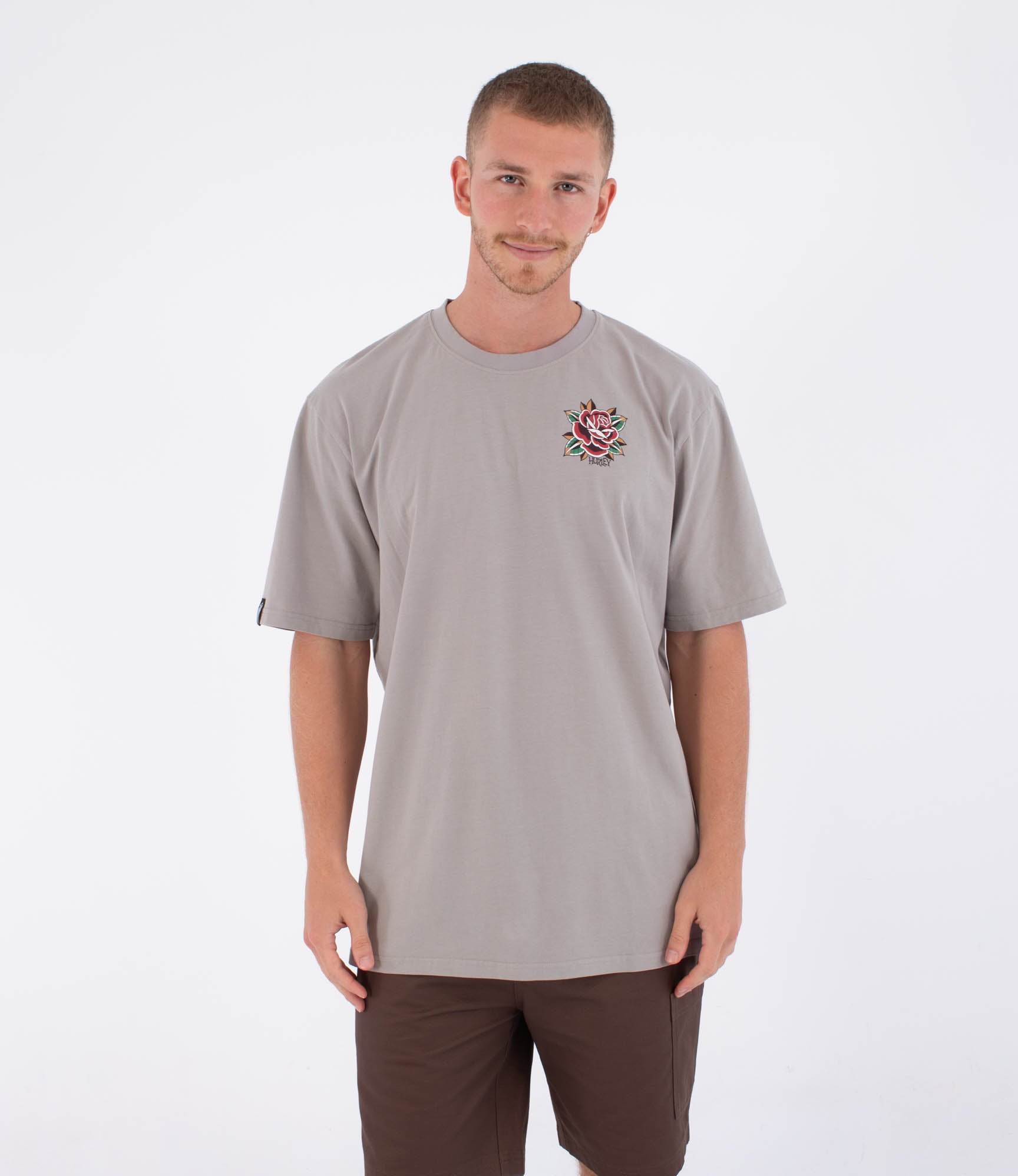 Camiseta Hurley Tattoo Trudy Tigger gris para hombre con gráfico trasero de tigre estilo tattoo, verano surf urbano
