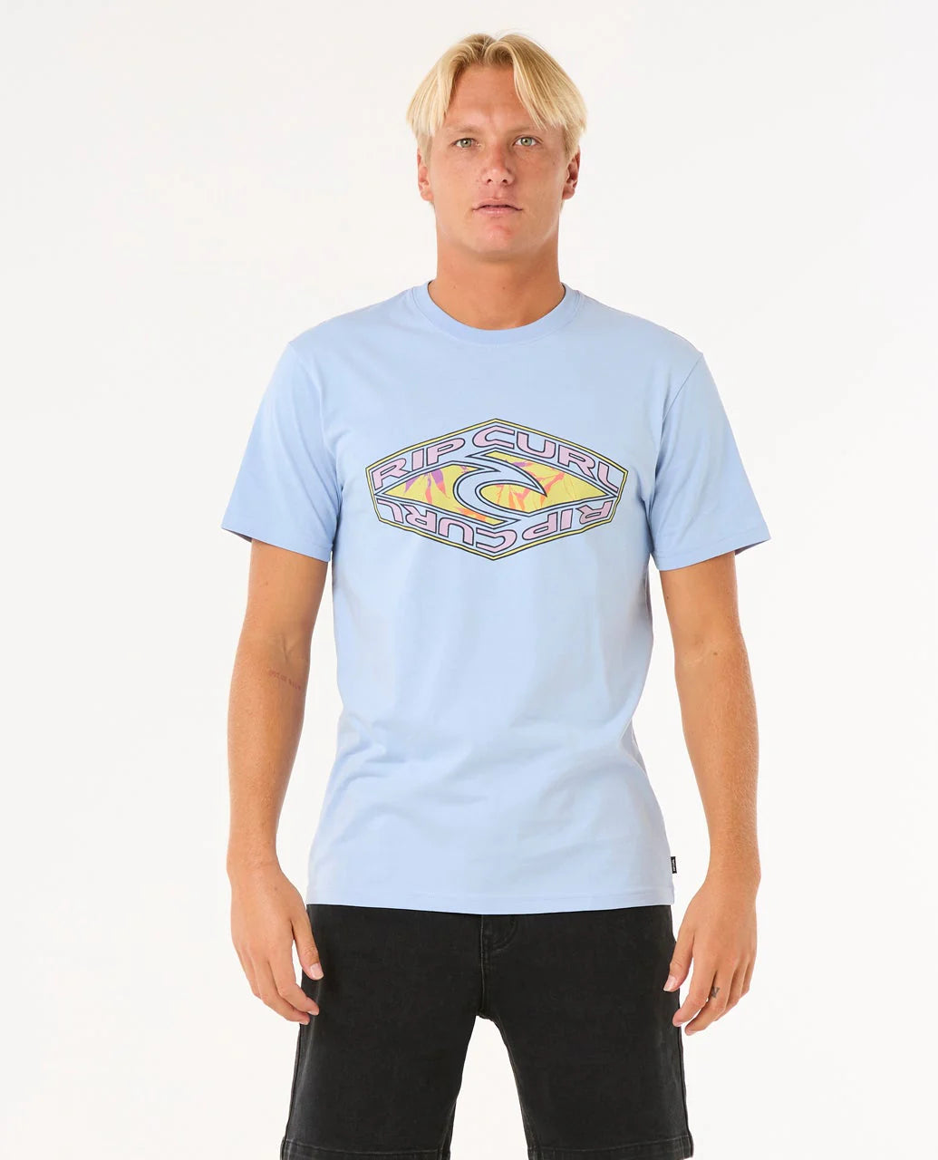 Camiseta Rip Curl Refill Tee Ice Blue hombre azul hielo con logo frontal estampado y tejido 100% algodón