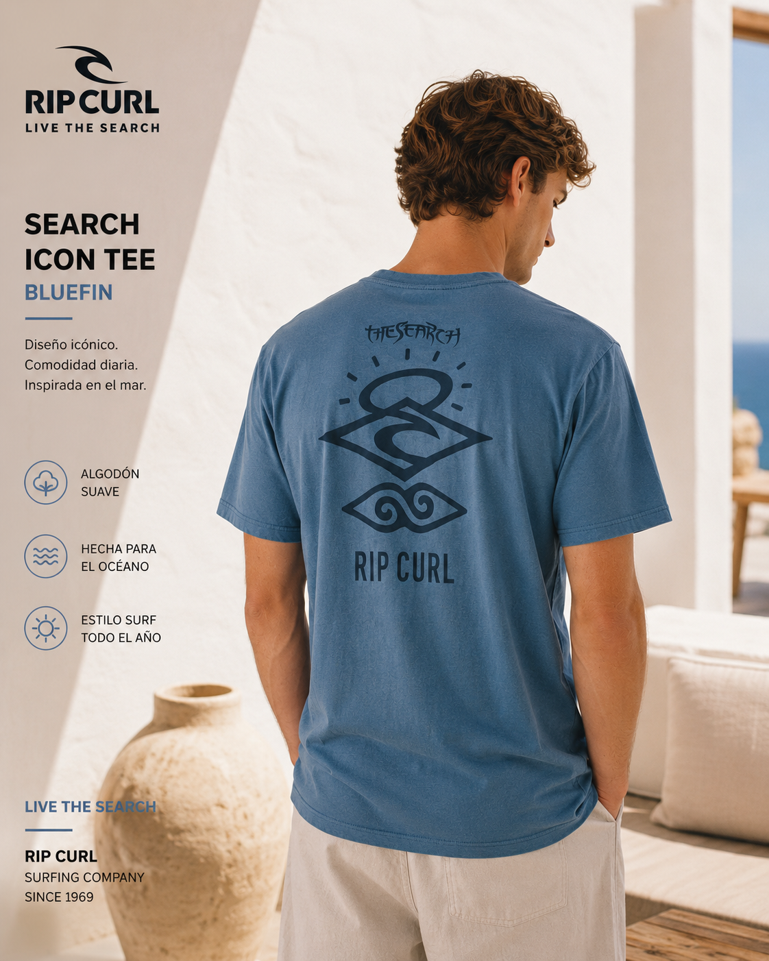Camiseta Rip Curl Search Icon Tee Bluefin para hombre en escena editorial coastal premium