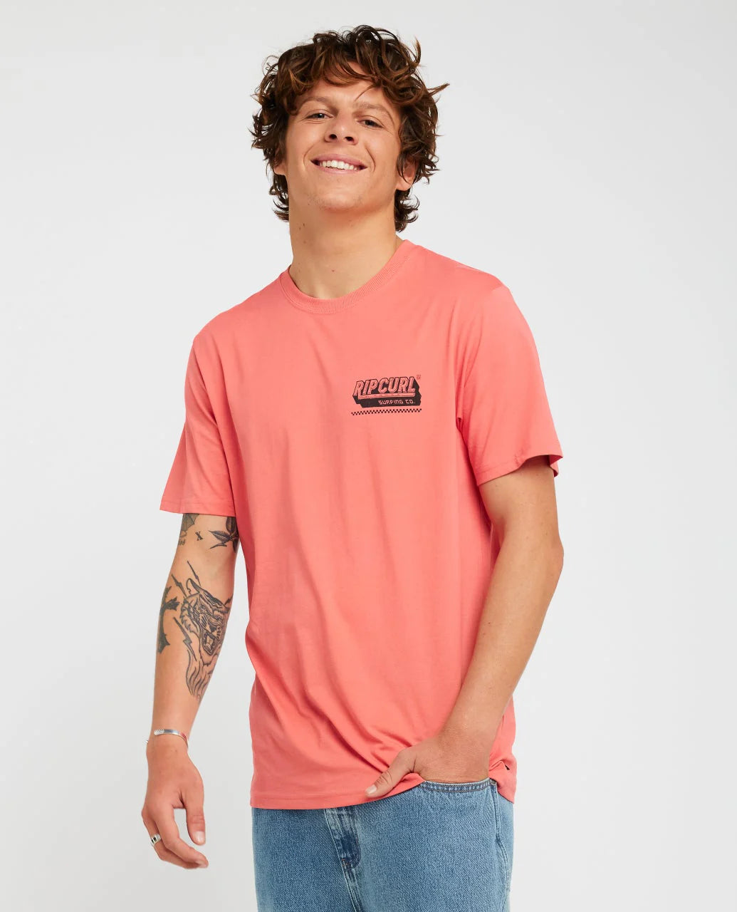 Camiseta Rip Curl Sportline F&B Rose Sky para hombre color rosa estilo surf urbano