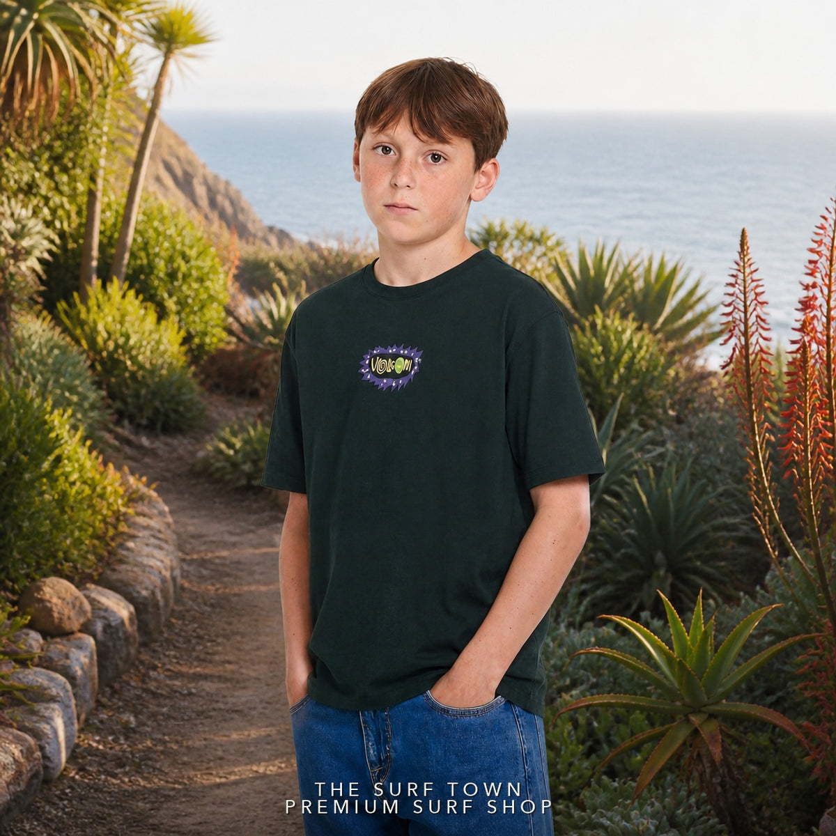 Camiseta Volcom Ozzy II Scarab para niño en editorial atlántica premium de THE SURF TOWN