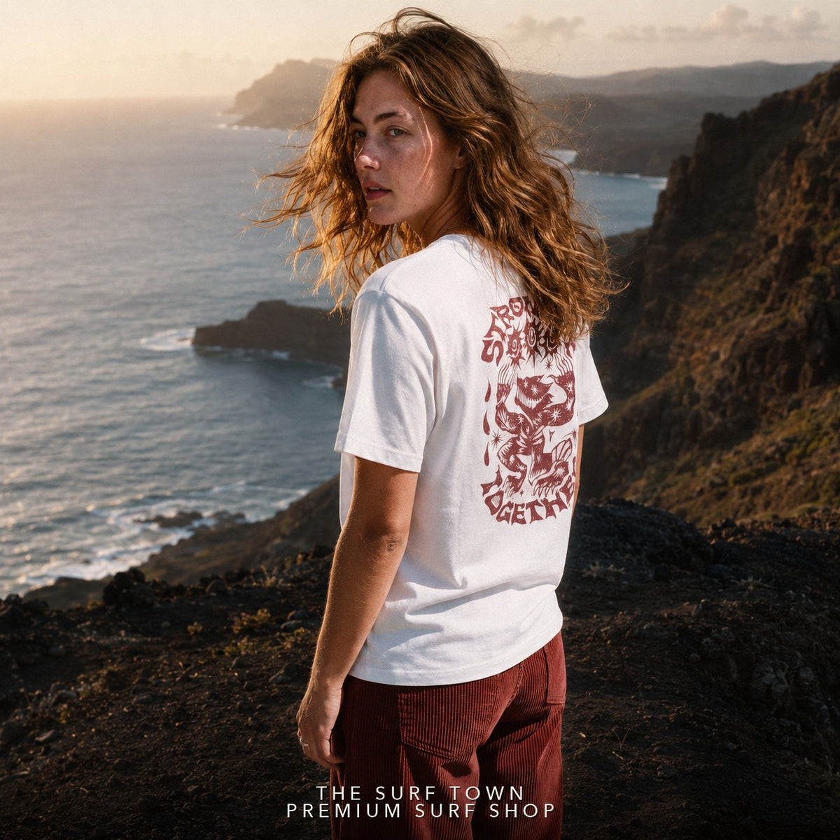 Camiseta Volcom Radical Daze Up White en editorial atlántica premium de THE SURF TOWN