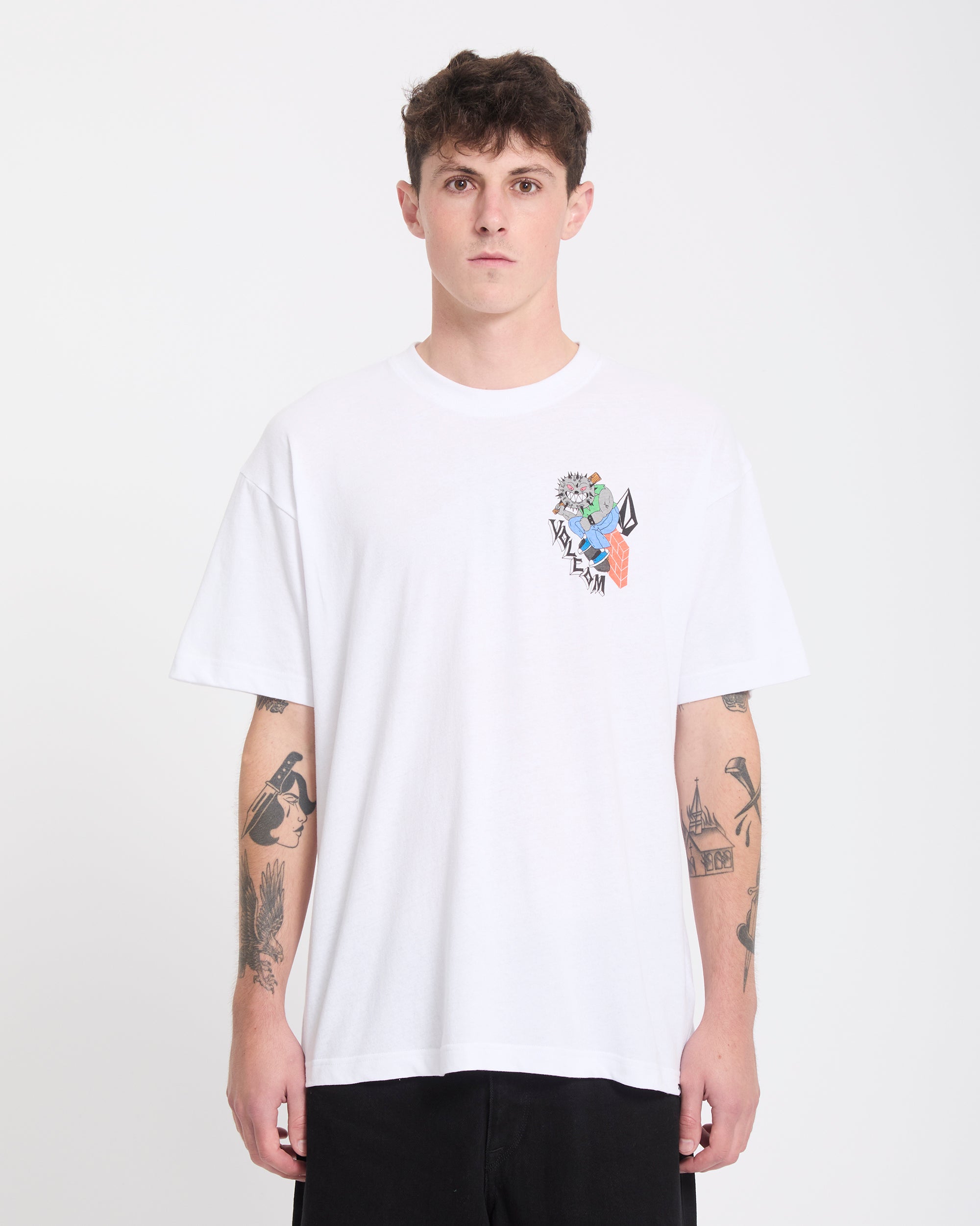 Camiseta Volcom SK8 Break White vista frontal oficial con modelo