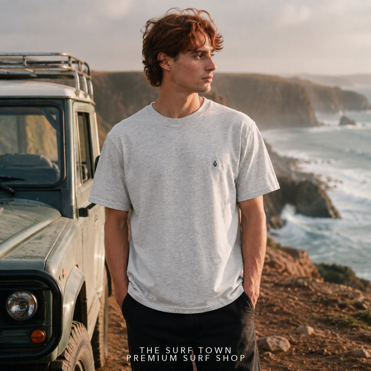 Camiseta Volcom Stone Blanks Heather Grey en editorial costera premium de THE SURF TOWN