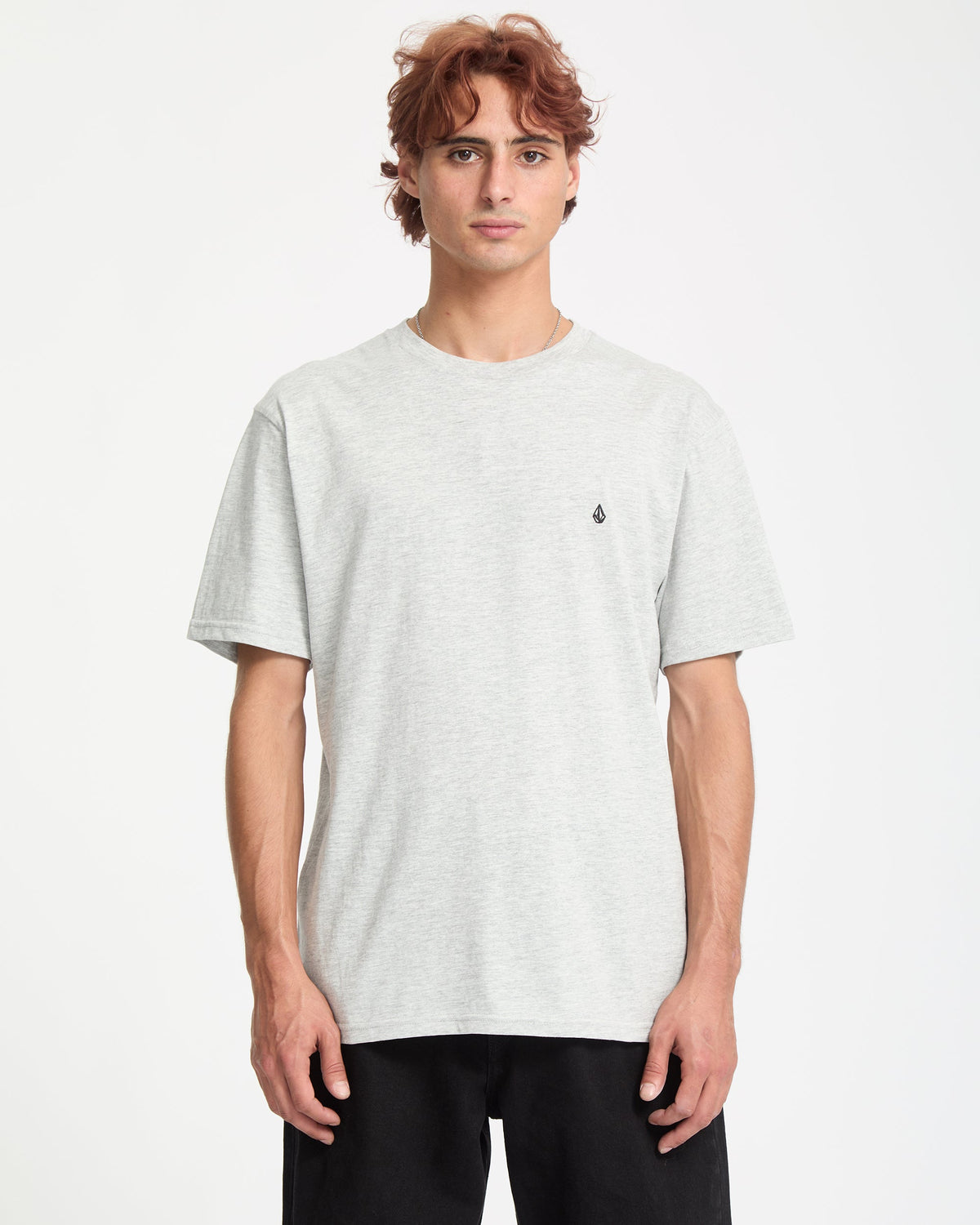 Camiseta Volcom Stone Blanks Heather Grey vista frontal con modelo oficial