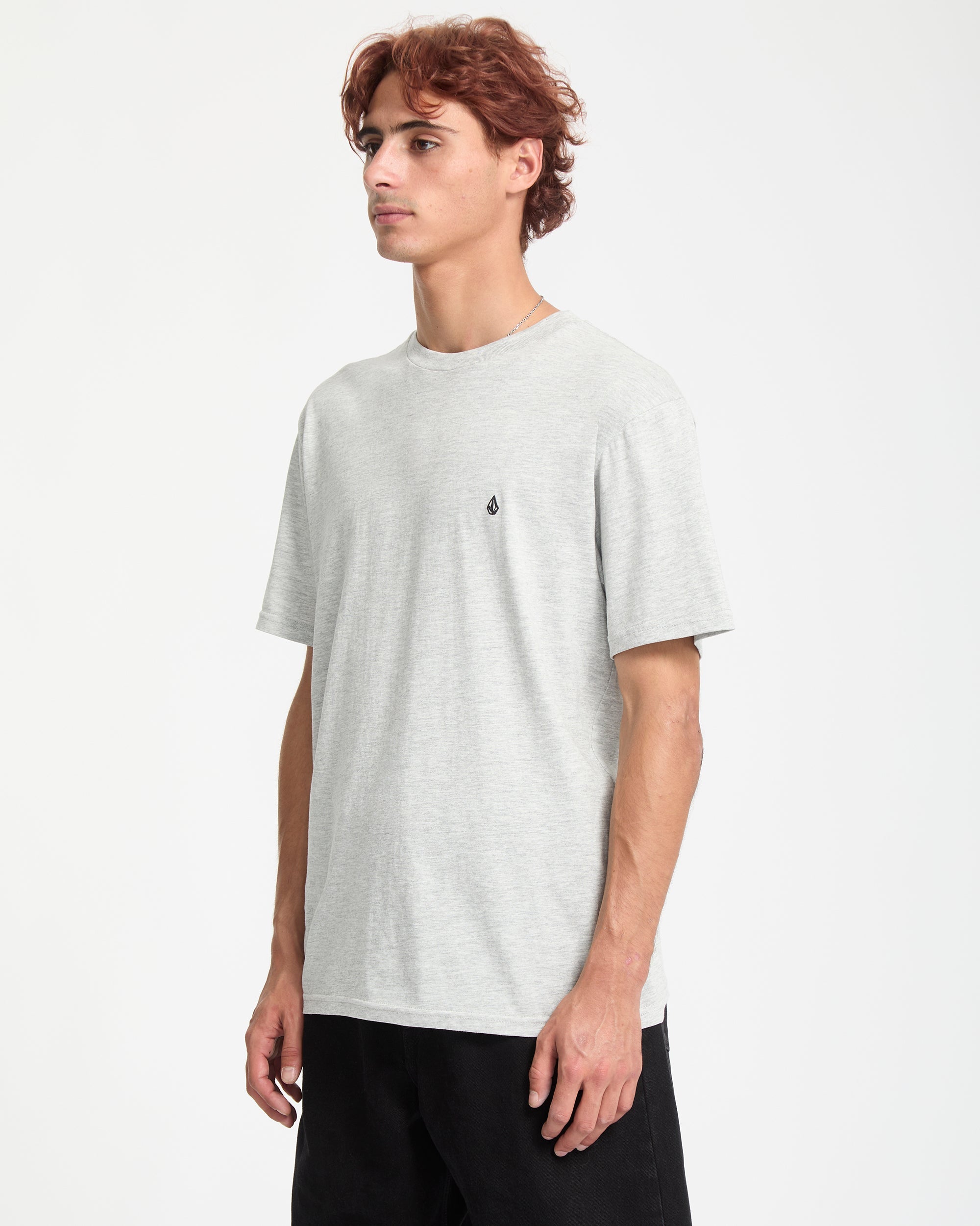 Camiseta Volcom Stone Blanks Heather Grey vista de perfil con modelo oficial