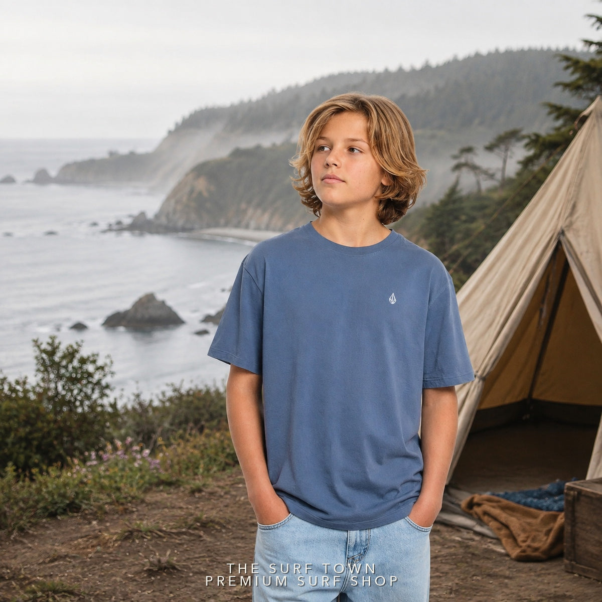 Camiseta Volcom Stone Blanks Storm Blue para niño en editorial costera premium de THE SURF TOWN