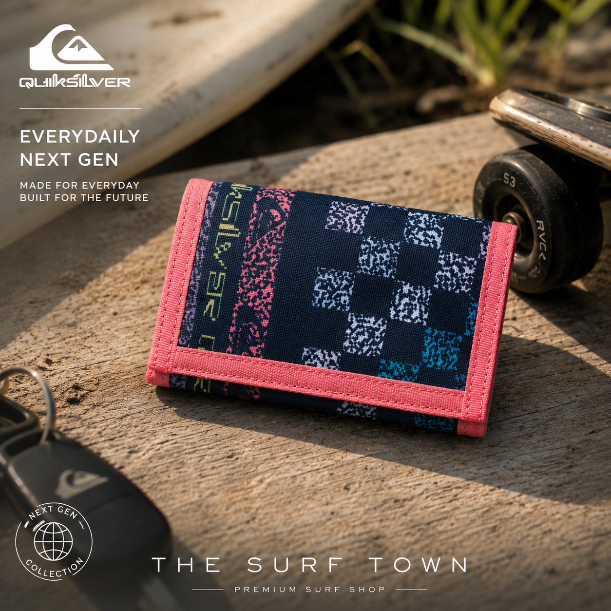 Cartera Quiksilver Everydaily Dark Navy Next Gen con cierre de velcro y diseño estampado, fotografía de producto original de THE SURF TOWN.