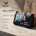 Cartera Roxy Small Beach Anthracite Aquarella Active en fotografía editorial propia de THE SURF TOWN con estilo beach lifestyle tropical y luz solar intensa