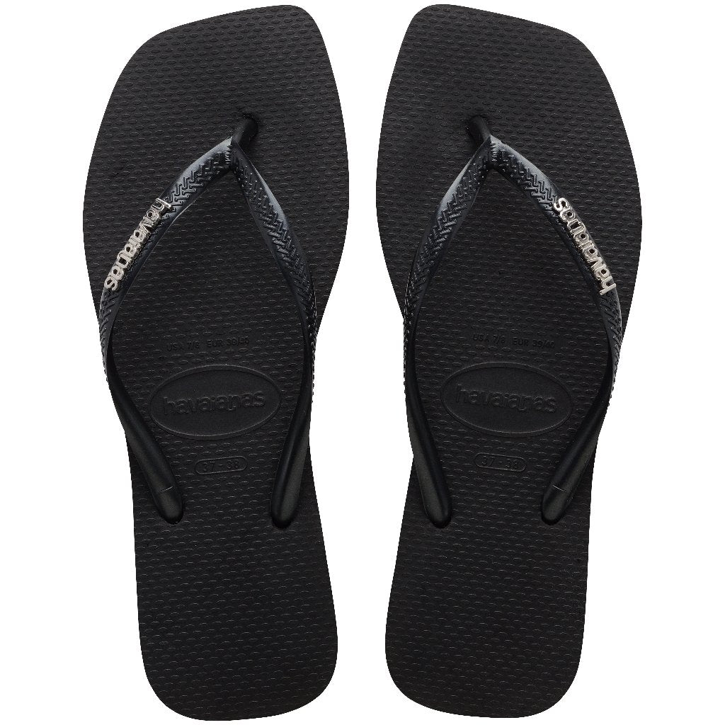 Chanclas Havaianas Slim Square Logo Metallic Black mujer negras con puntera cuadrada, tiras finas y logo metálico sobre suela cómoda de goma para verano