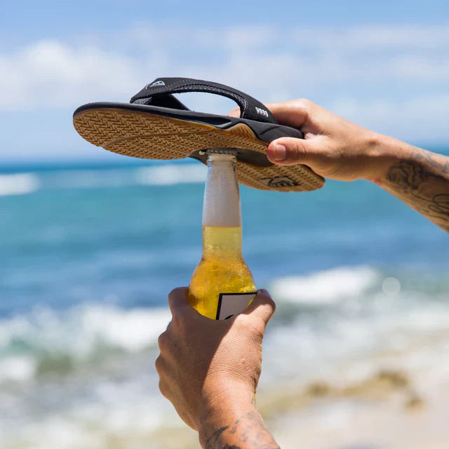 Chanclas REEF Fanning Black Silver de hombre con abridor de botellas y suela acolchada