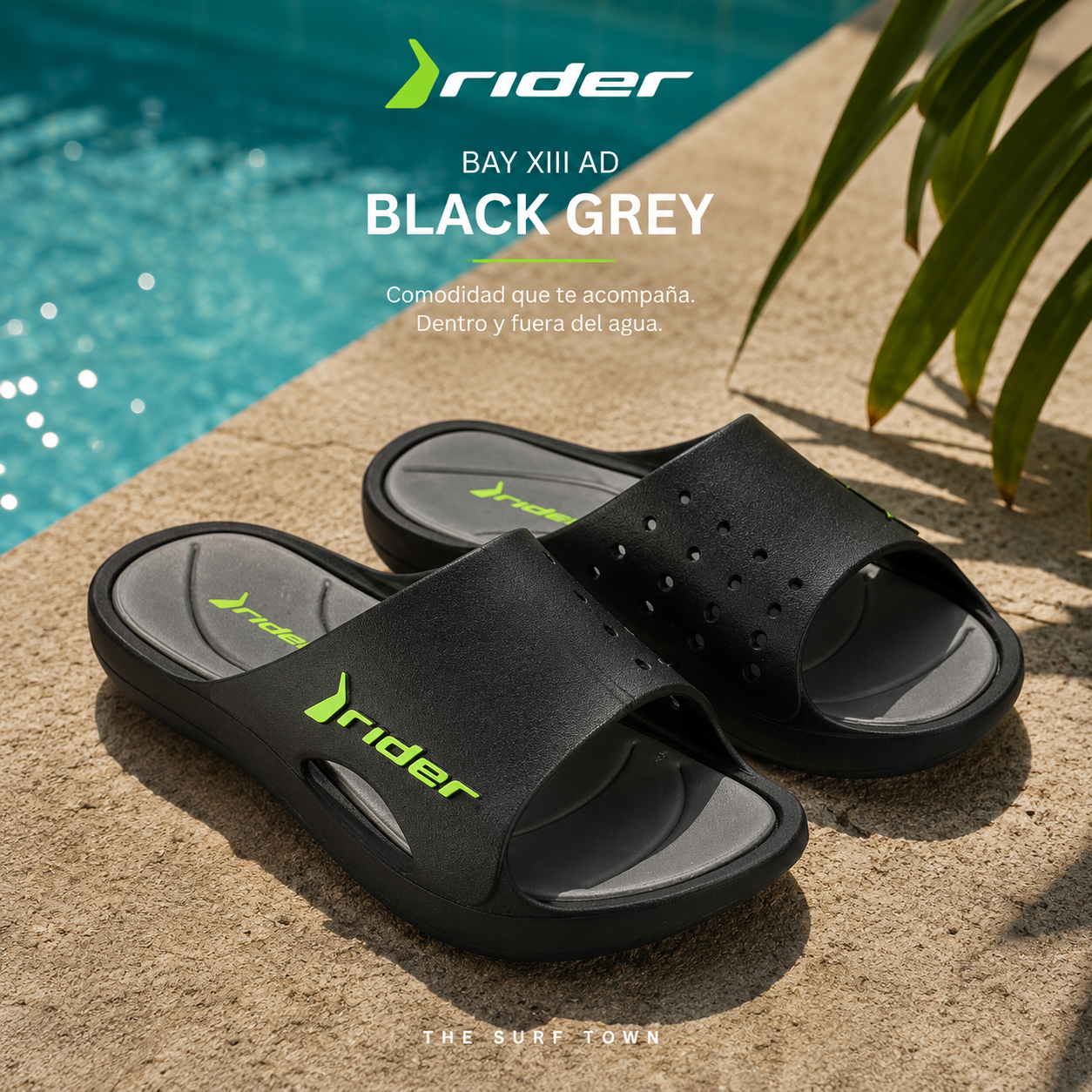 Chanclas Rider Bay XIII AD Black Grey en fotografía editorial propia de THE SURF TOWN junto a piscina con estilo veraniego, confort diario y uso para playa o piscina