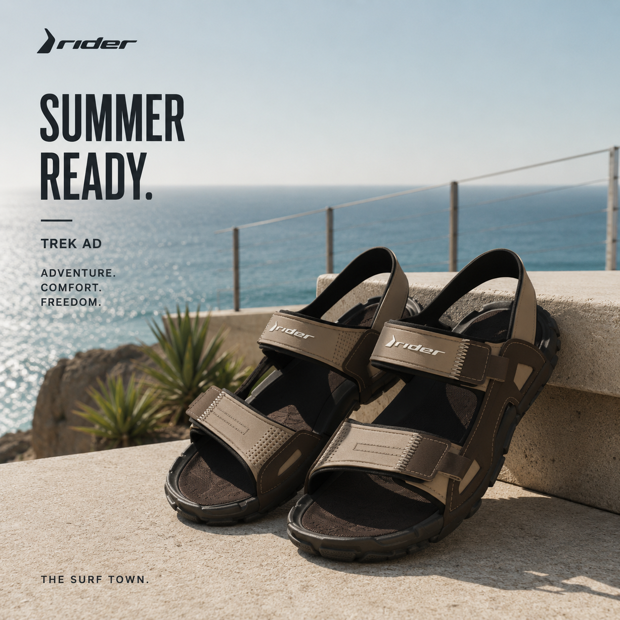 Chanclas Rider Trek AD Brown Beige Black para hombre en fotografía editorial propia de THE SURF TOWN con vistas al océano y estilo adventure lifestyle premium