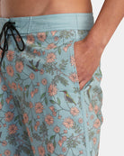 detalle bolsillo bañador RVCA Arch Trunk Green Jade hombre