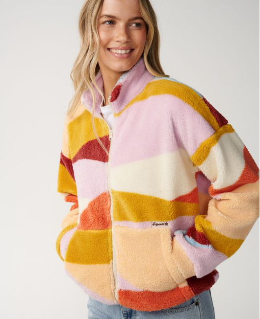 asi queda puesto un forro polar rip curl retro swell multicolor 