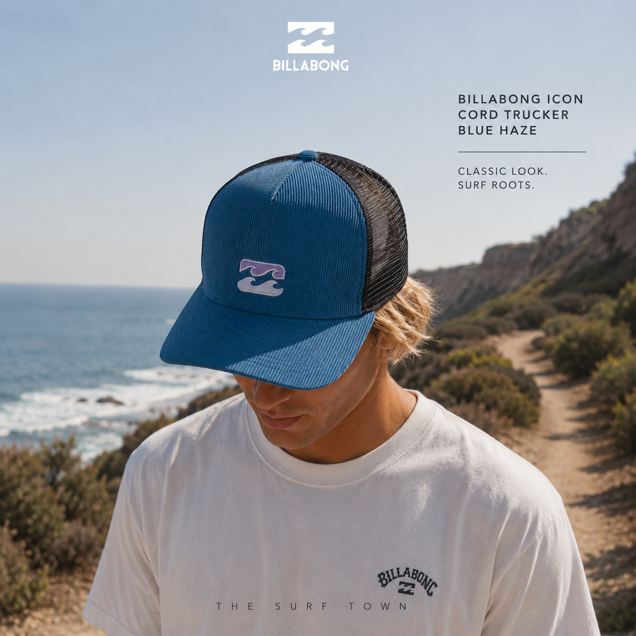 Gorra Billabong Icon Cord Blue Haze en fotografía editorial propia de THE SURF TOWN sobre sendero costero mediterráneo con luz natural y estilo surf lifestyle premium