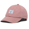 Gorra Herschel Sylas Classic Cap Ash Rose rosa ceniza con etiqueta frontal y cierre ajustable strapback
