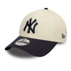 Gorra New Era NY Bone Black II beige y negra modelo 9FORTY con visera curvada