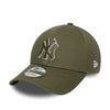 Gorra New Era NY verde militar 9FORTY League Basic con logo outline bordado ajustable