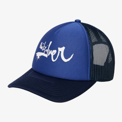 Gorra Quiksilver DNA Impaired Dark Navy azul oscuro trucker con visera curva, malla trasera y cierre snapback ajustable.