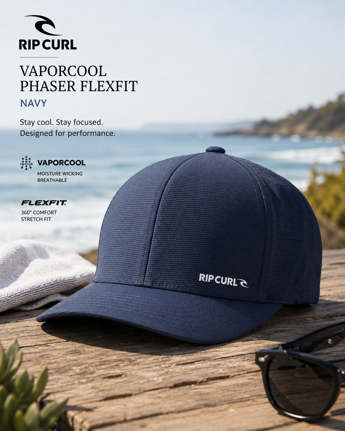 Gorra Rip Curl VaporCool Phaser Flexfit Navy en escena surf lifestyle frente al mar con luz natural brillante