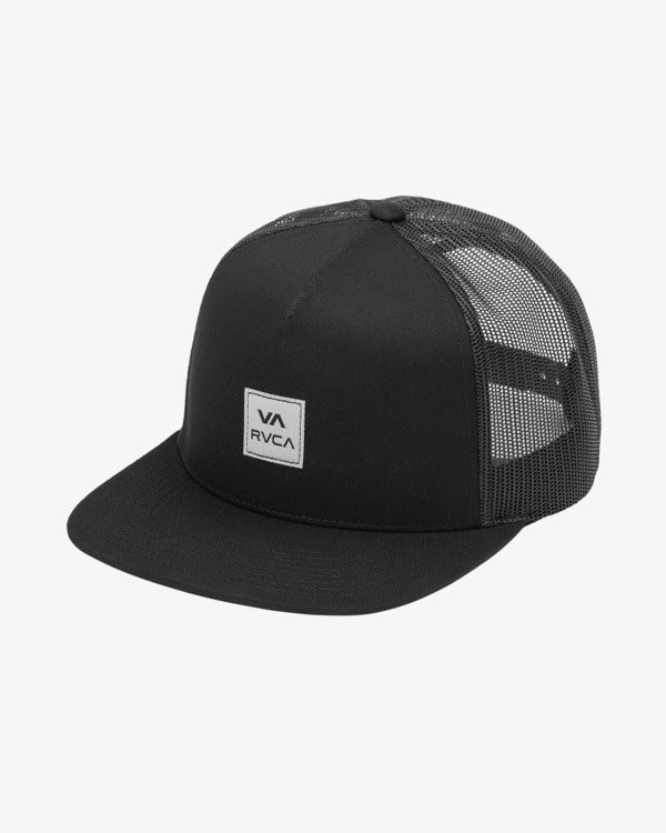 Gorra RVCA VA ATW Black II negra trucker unisex con visera plana, malla trasera y cierre snapback ajustable.