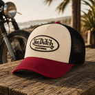 Gorra trucker Von Dutch multicolor crema roja y negra estilo surf vintage premium con estética moto cafe racer California