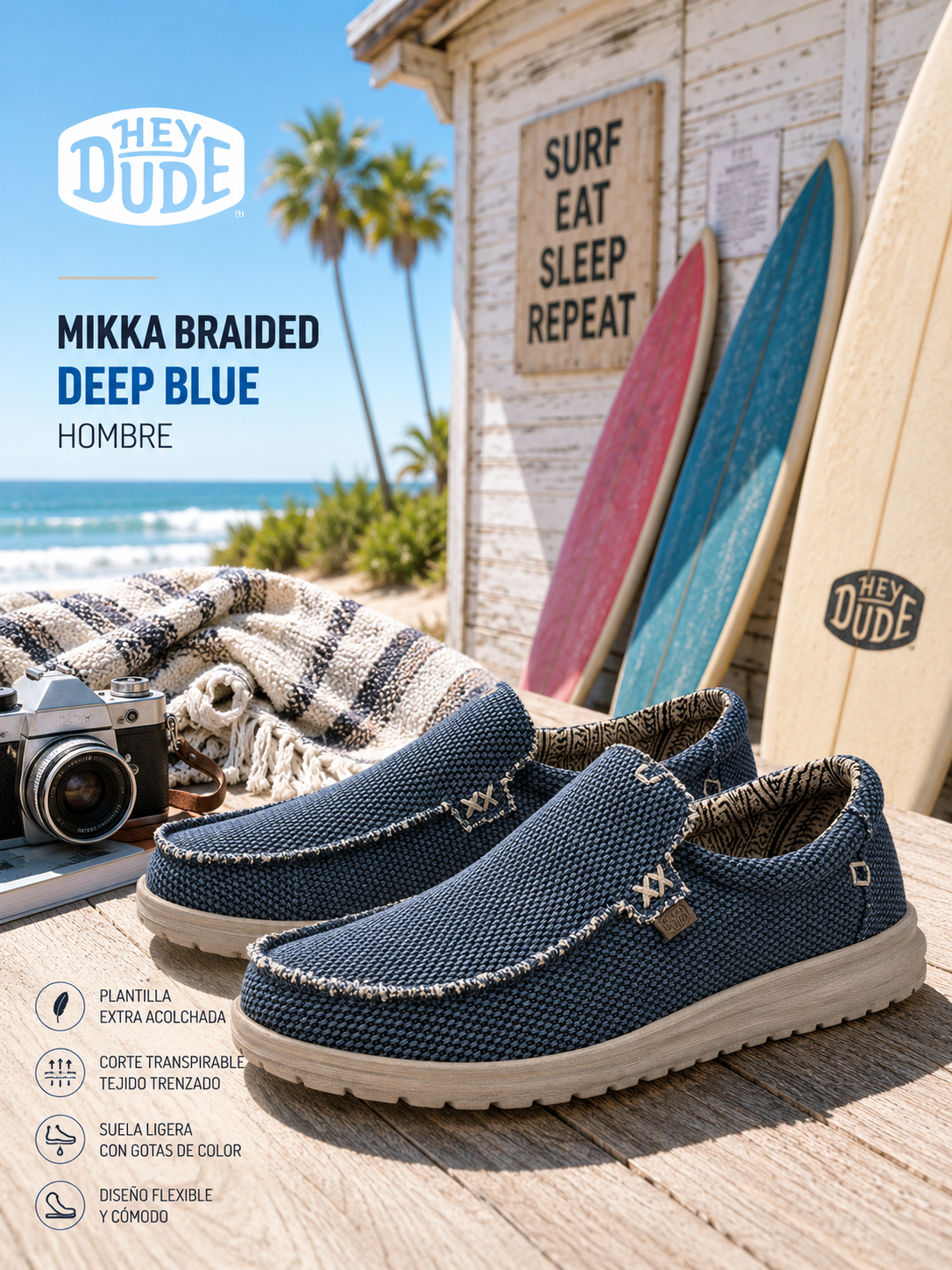 Zapatillas Hey Dude Mikka Braided Deep Blue para hombre en escenario surf lifestyle premium con estética coastal cinema y luz natural de día