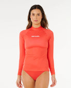 Licra Rip Curl Anti UV Classic Surf LS Red para mujer en color rojo con protección solar UV para surf, paddle surf y actividades acuáticas