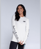 Licra Salty Crew Thrill Seekers Crew Sunshirt White para mujer con manga larga y protección solar para surf y deportes acuáticos