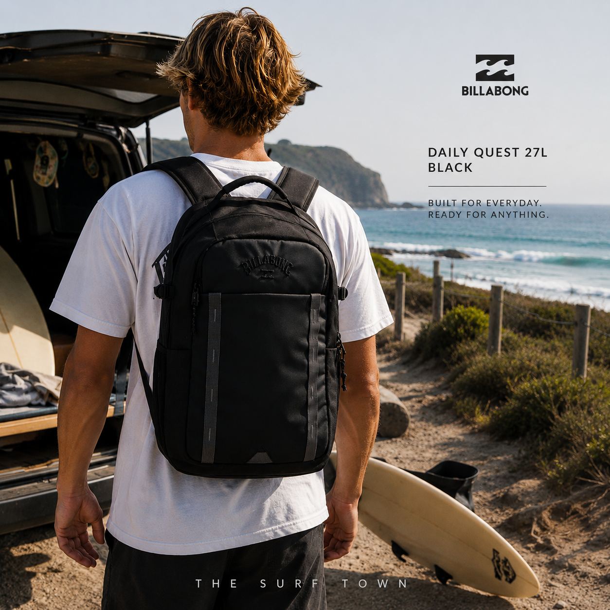 Mochila Billabong Daily Quest 27L Black en fotografía editorial propia de THE SURF TOWN junto a furgoneta surf y acceso a la playa con luz natural y auténtico surf lifestyle