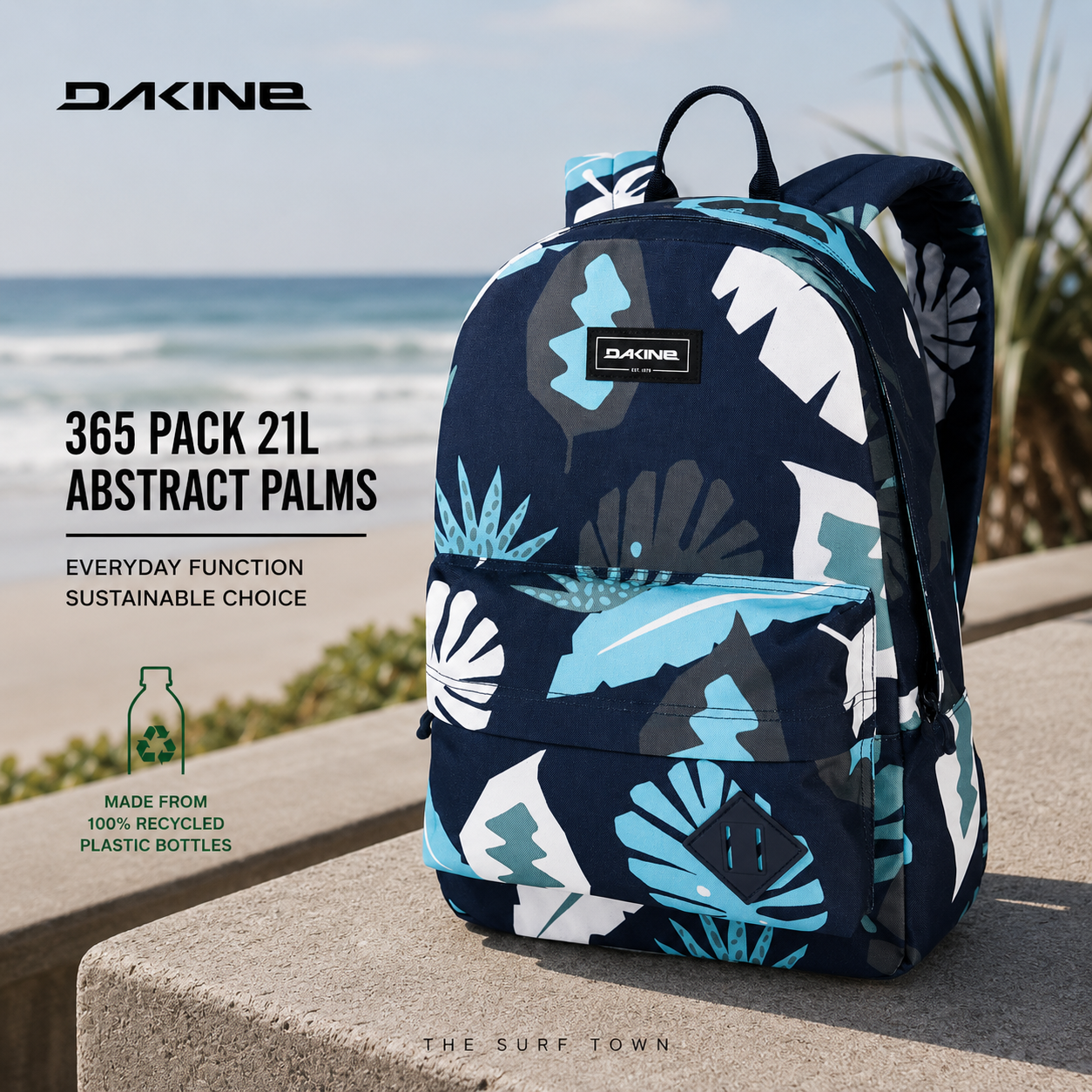 Mochila Dakine 365 Pack 21L Abstract Palms en fotografía editorial propia de THE SURF TOWN, mochila estampada tropical fabricada con materiales reciclados para uso diario y lifestyle surf
