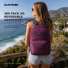 Mochila Dakine 365 Pack 21L Reversible Grapevine en fotografía editorial propia de THE SURF TOWN con experiencia coastal premium y estilo travel lifestyle