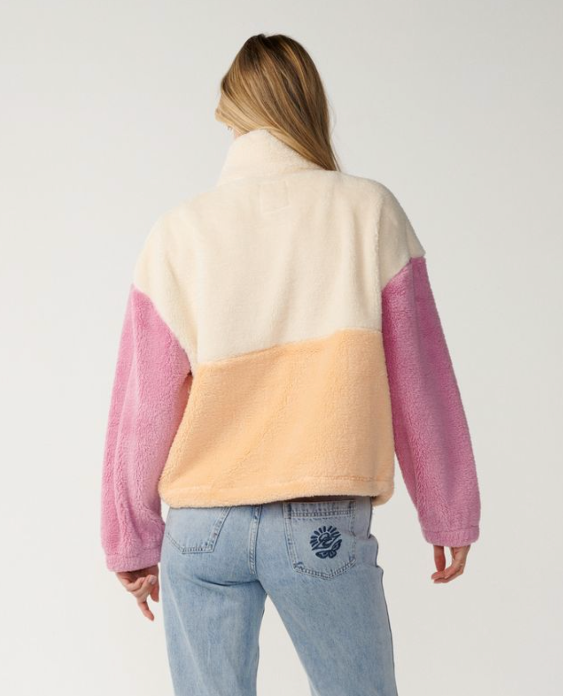 parte de atras del Forro Polar Rip Curl Surf Revival Hershell
