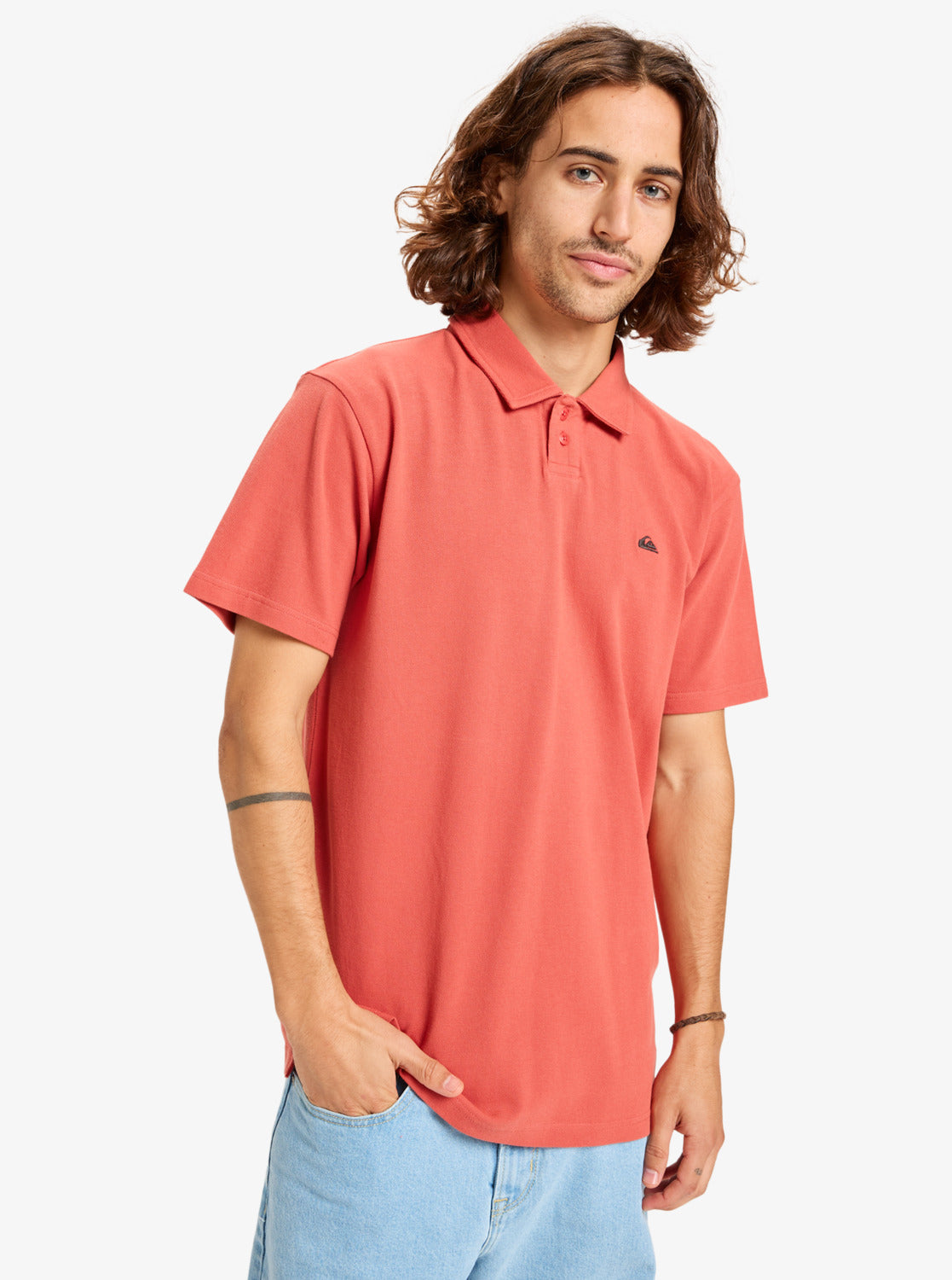 Polo Quiksilver MW Pique Mineral Red para hombre color rojo coral con logo Quiksilver bordado