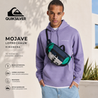 Riñonera Quiksilver Mojave Leprechaun en fotografía editorial propia de THE SURF TOWN con estilo surf lifestyle premium y luz solar natural